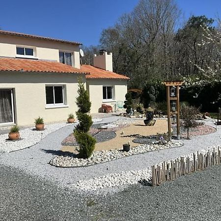 Maison Sous Les Chenes Le Guâ 外观 照片